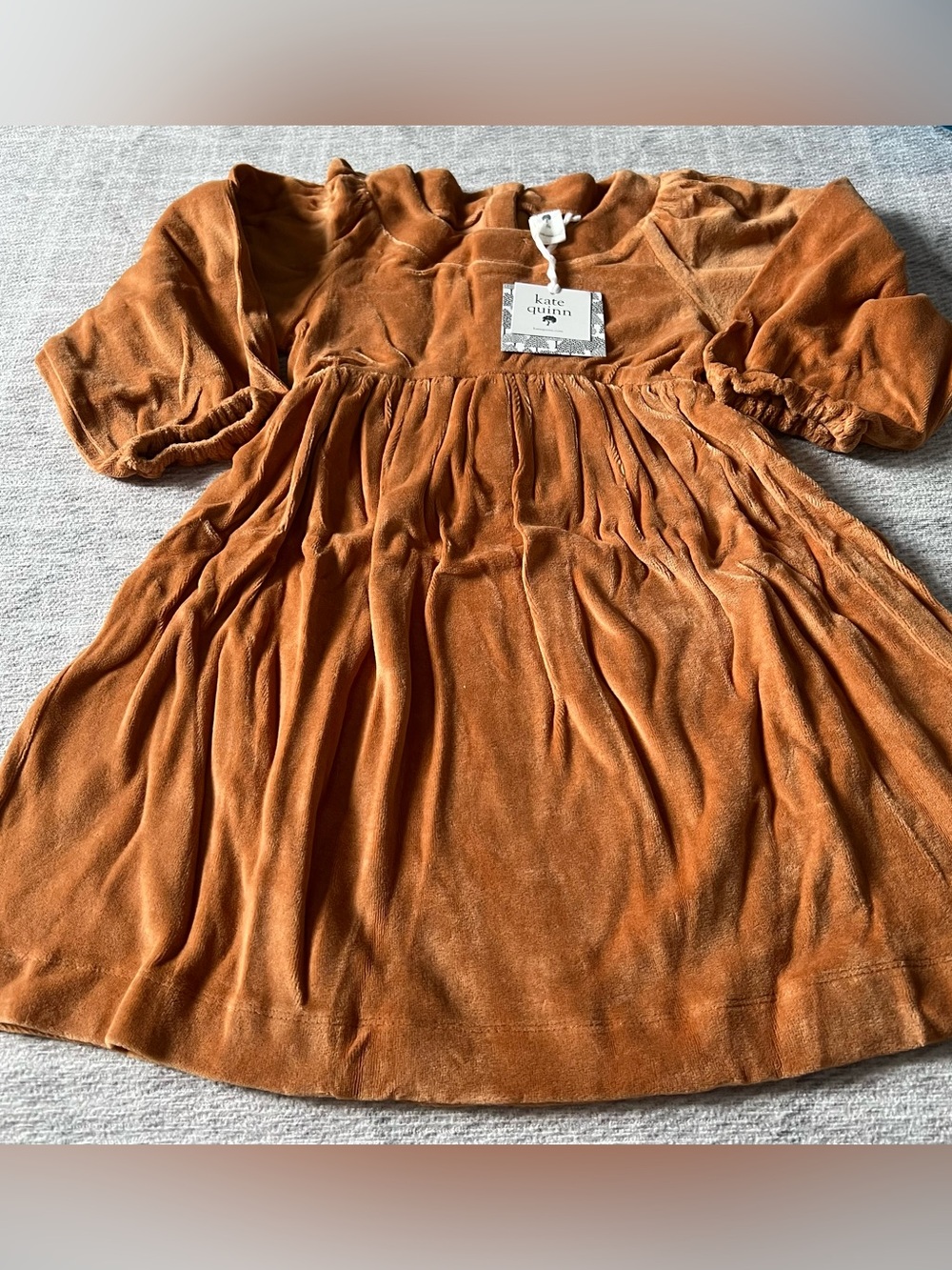 kate quinn long sleeve velour gathered dress
meerkat -organic cotton NWT Size 6